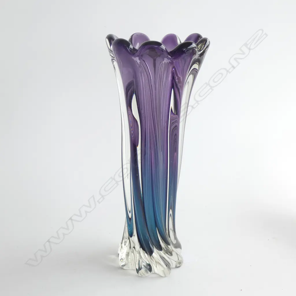 A modern art glass vase, ribbed and wrythen Image 1++